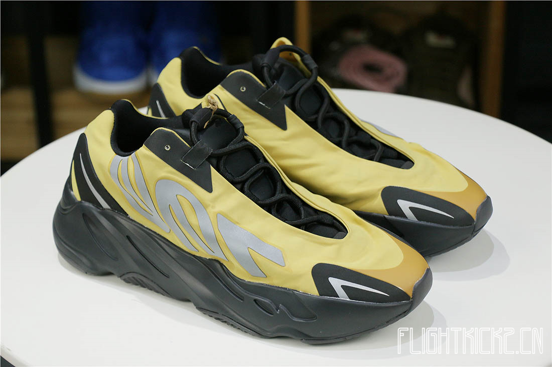 Yeezy Boost 700 MNVN Honey Flux