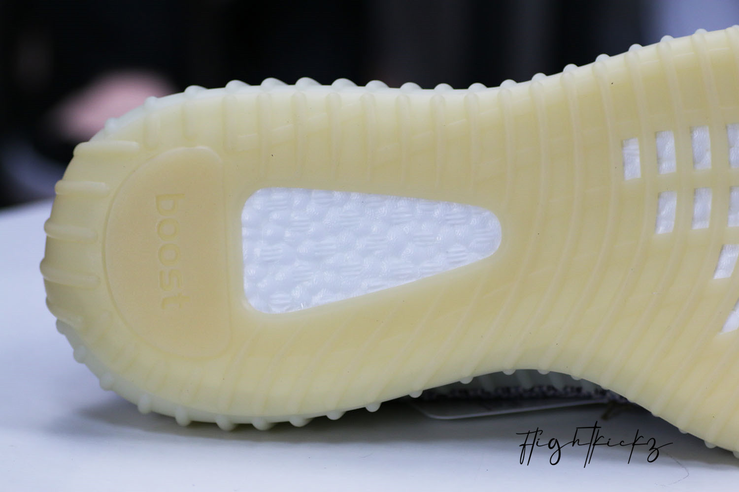 Yeezy Boost 350 V2 Ash Pearl 2021 (LN5 A1)