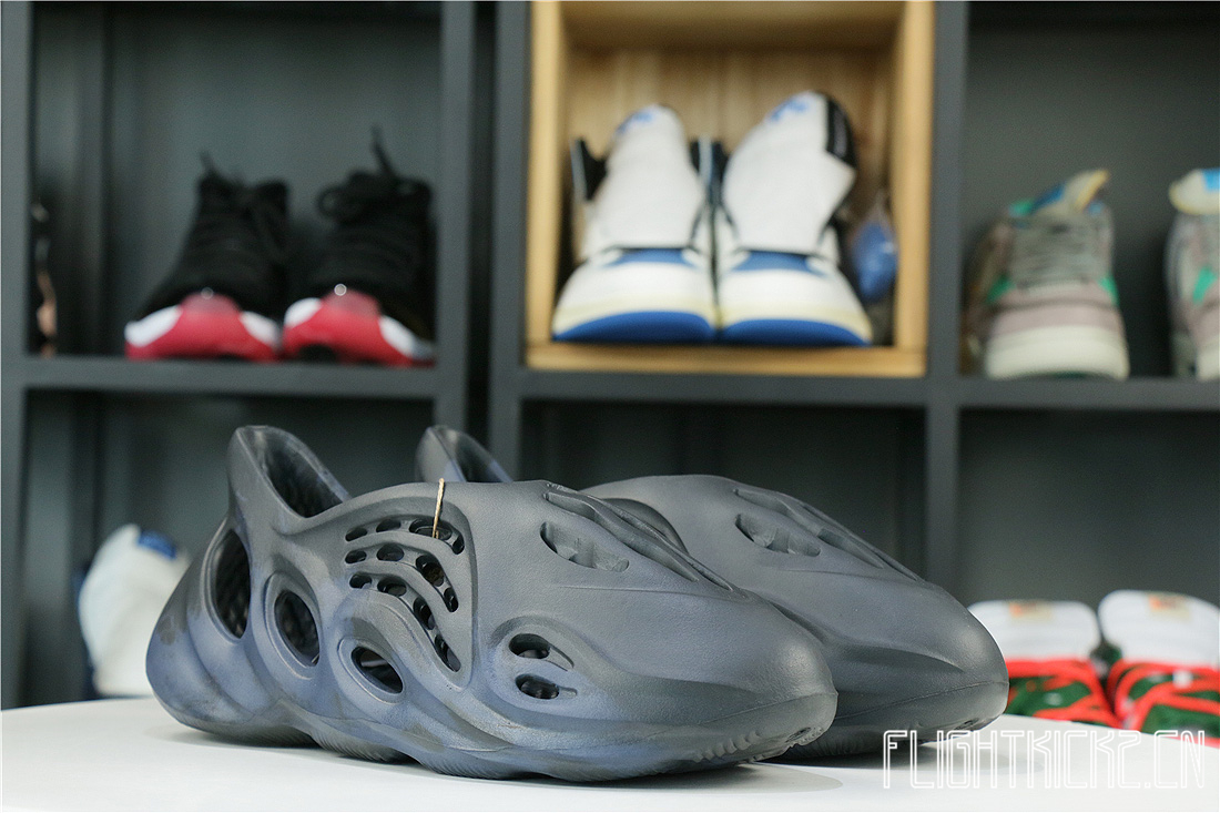 Yeezy Foam Runner “Mineral Blue” (GV7903午夜蓝）