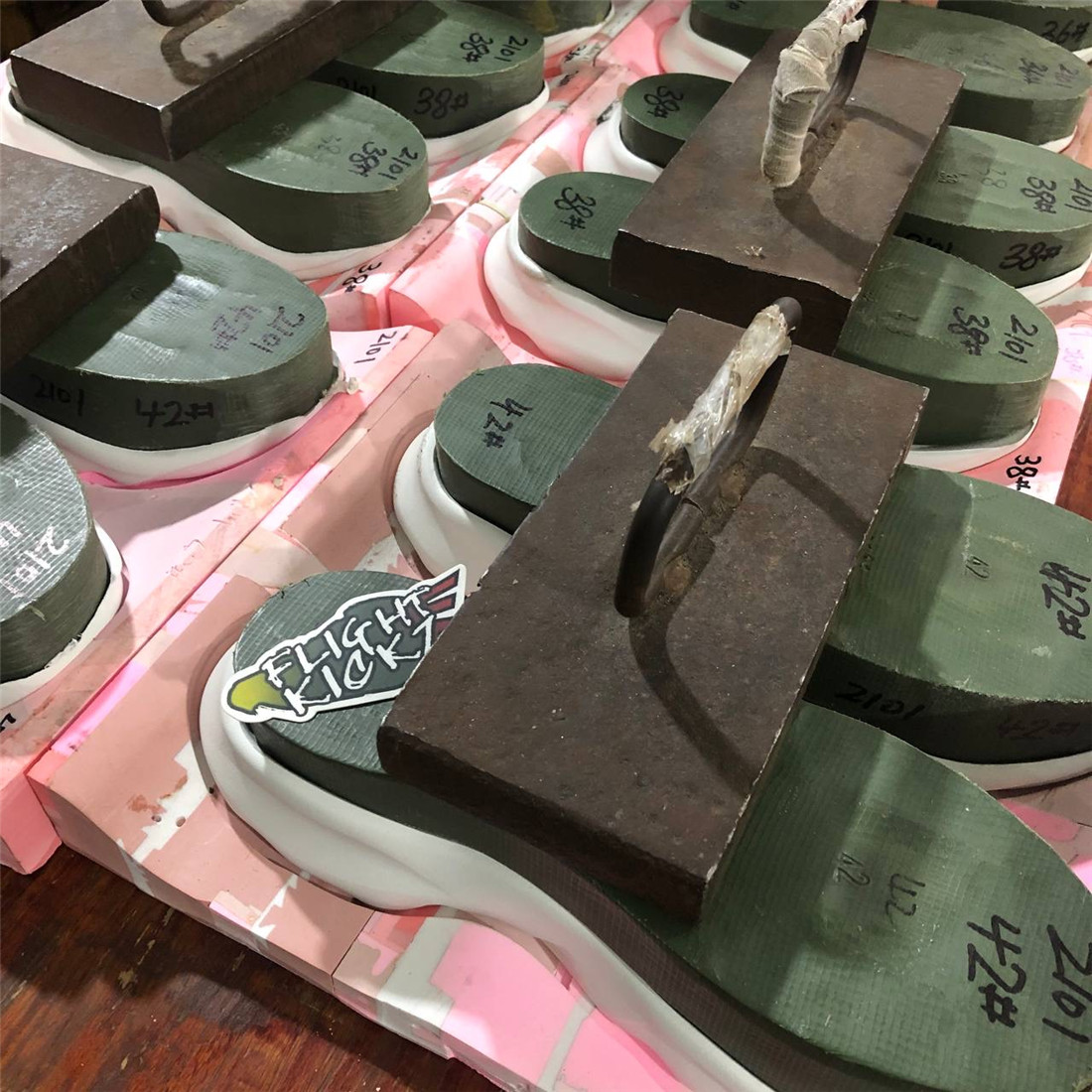 Kanye West Yeezy Slide Bone 2019（FW6345骨白）