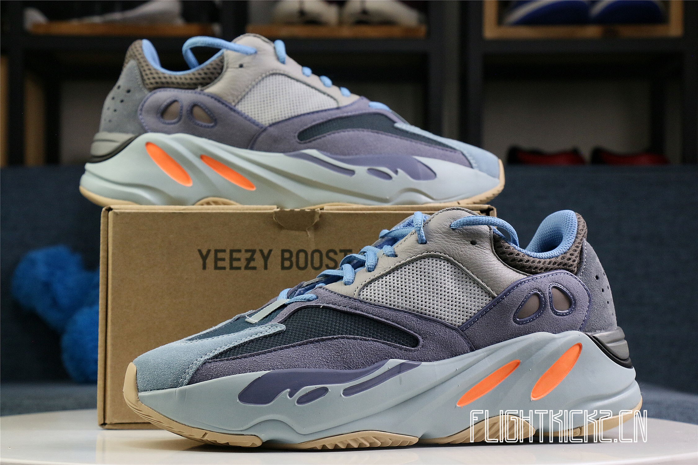 Yeezy Boost 700  Carbon Blue  2020