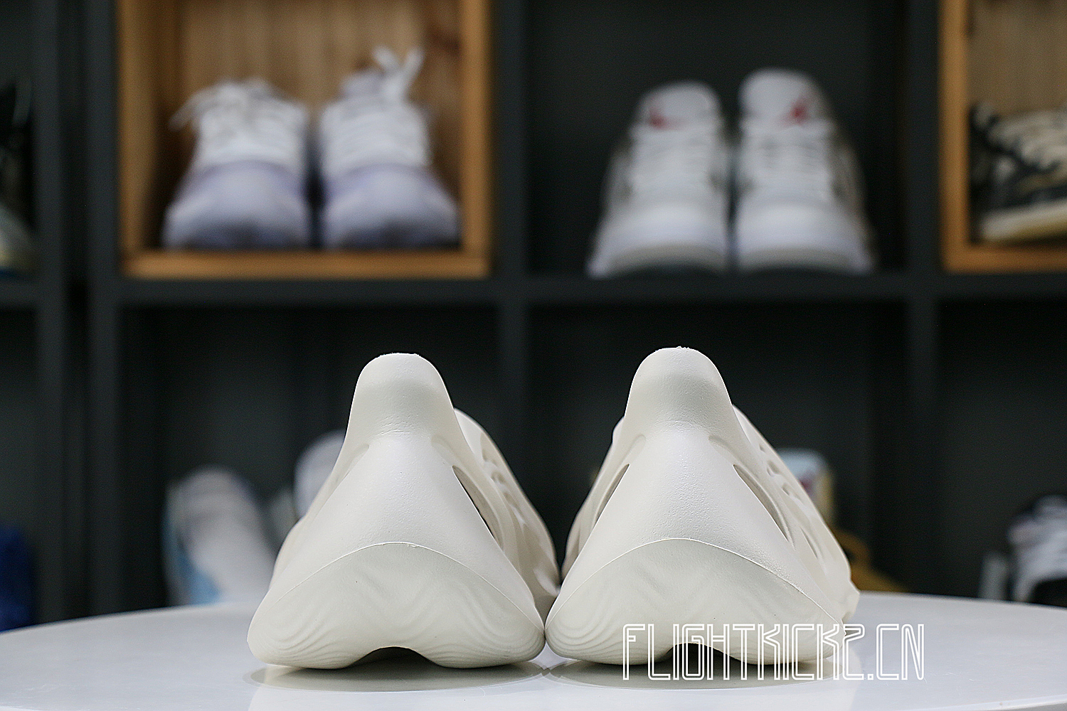 adidas Yeezy Foam RNNR Ararat （G55486骨白）