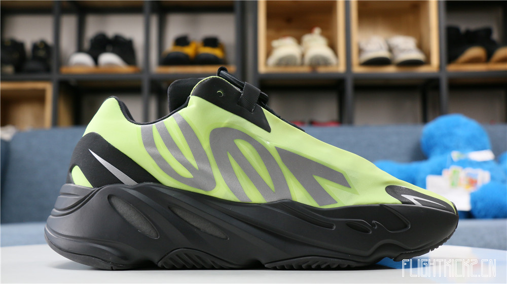 Yeezy Boost 700 MNVN Phosphor 2020