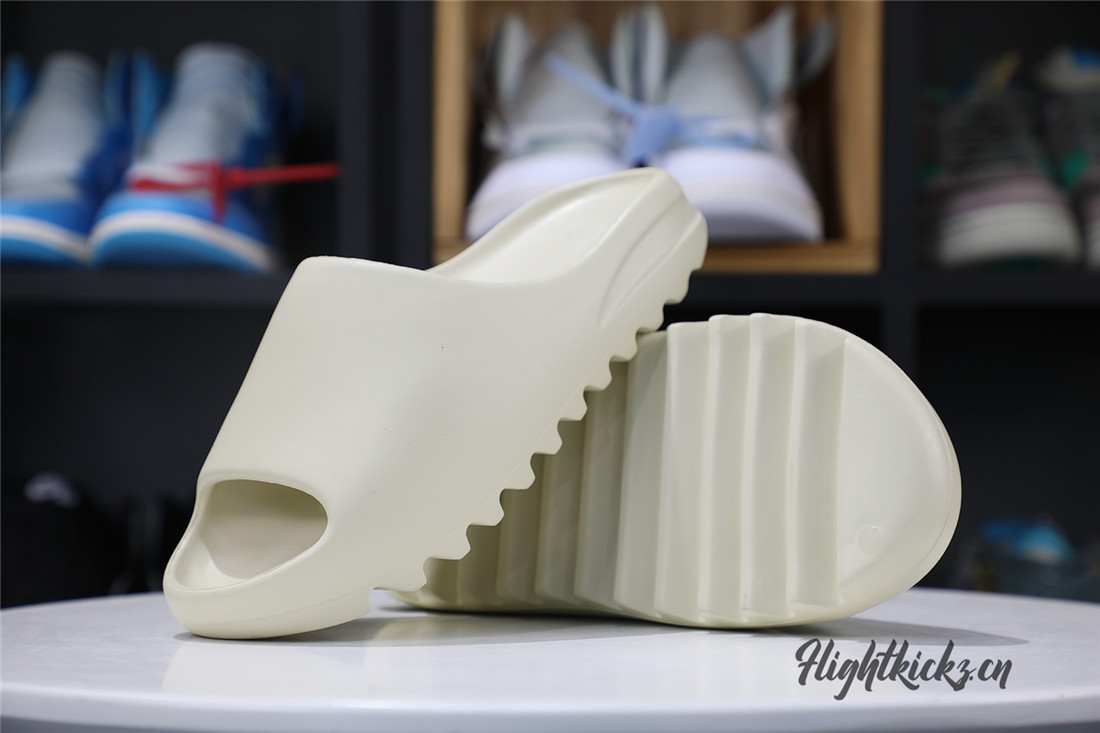 Kanye West Yeezy Slide Bone 2019（FW6345骨白）