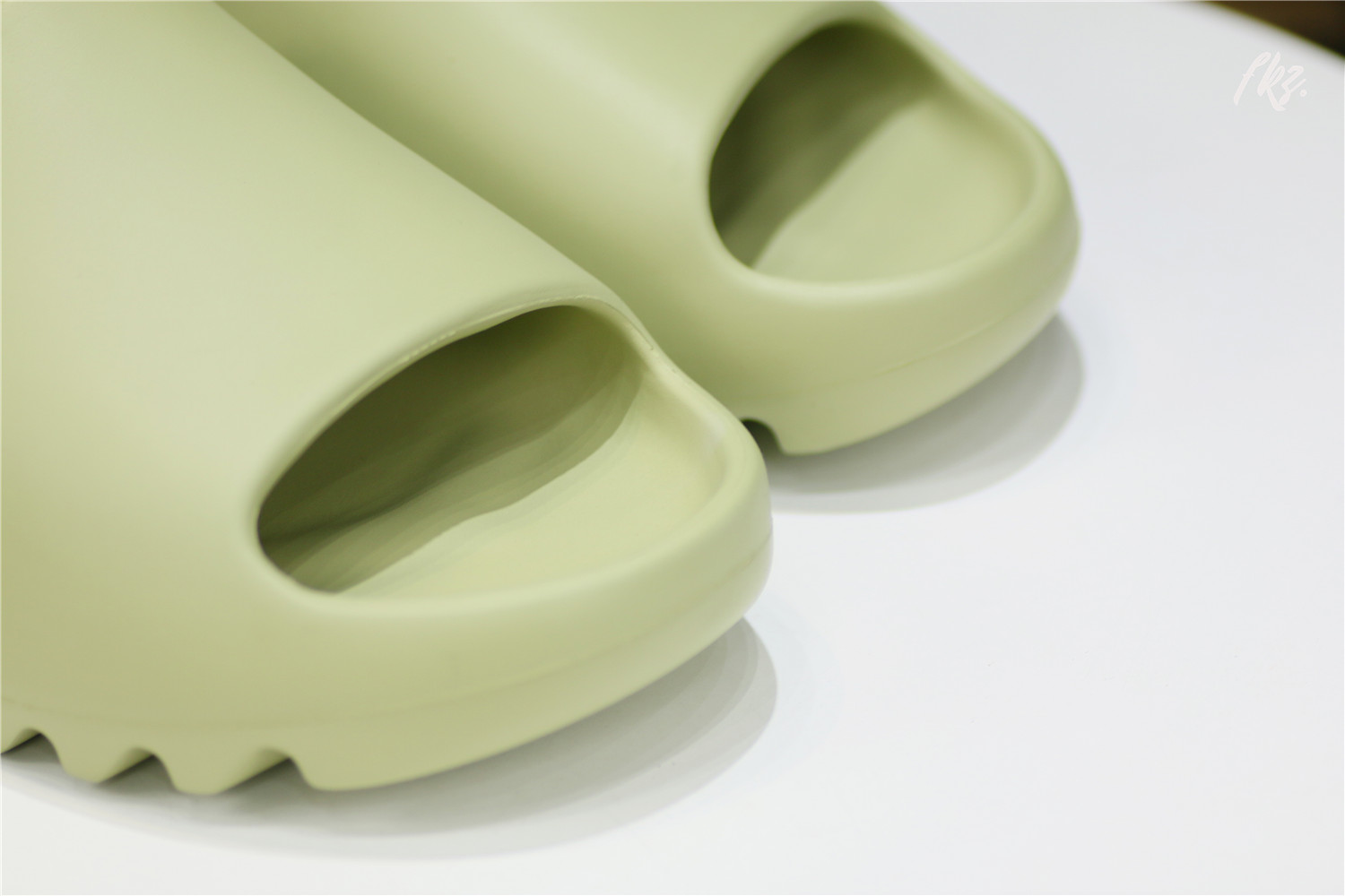 adidas Yeezy Slide Resin