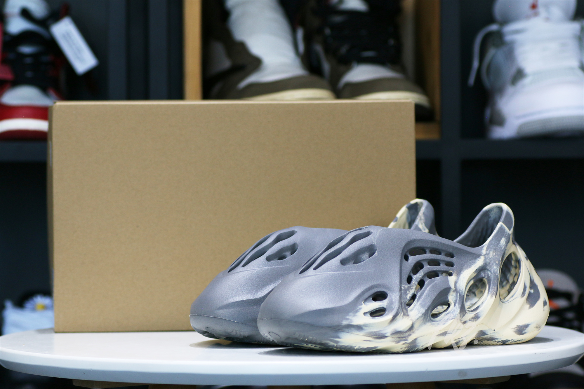 Yeezy Foam Runner “MXT Moon Grey” (GV7904 月灰）