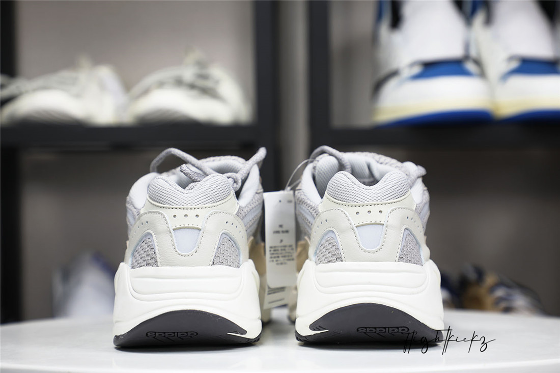 Yeezy Boost 700 V2 Cream 2021