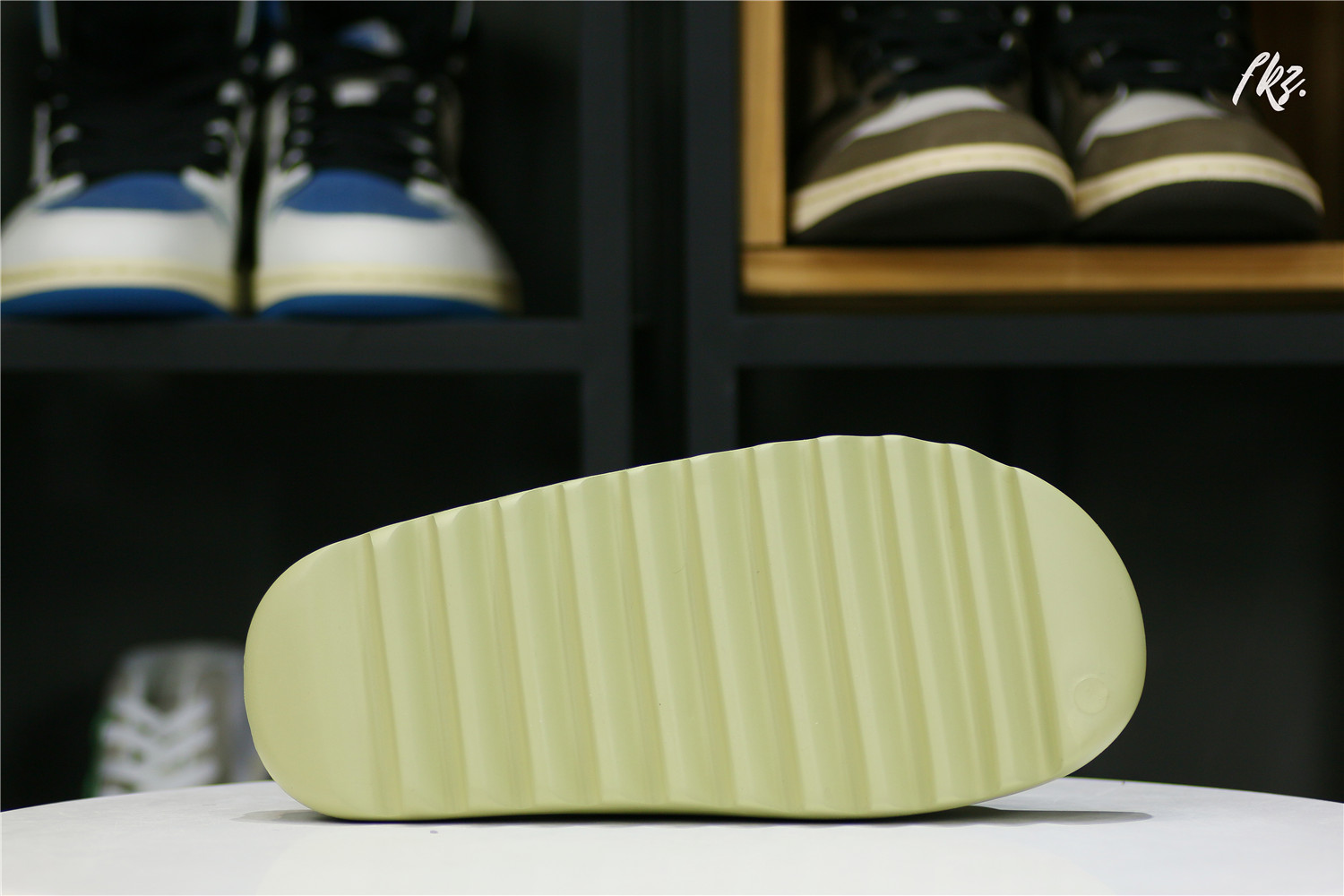 adidas Yeezy Slide Resin