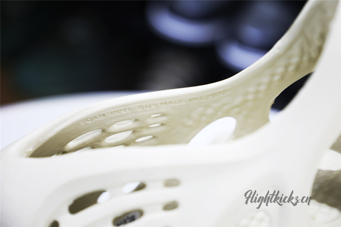 Yeezy Foam Runner Sand 2021 （FY4567沙色）