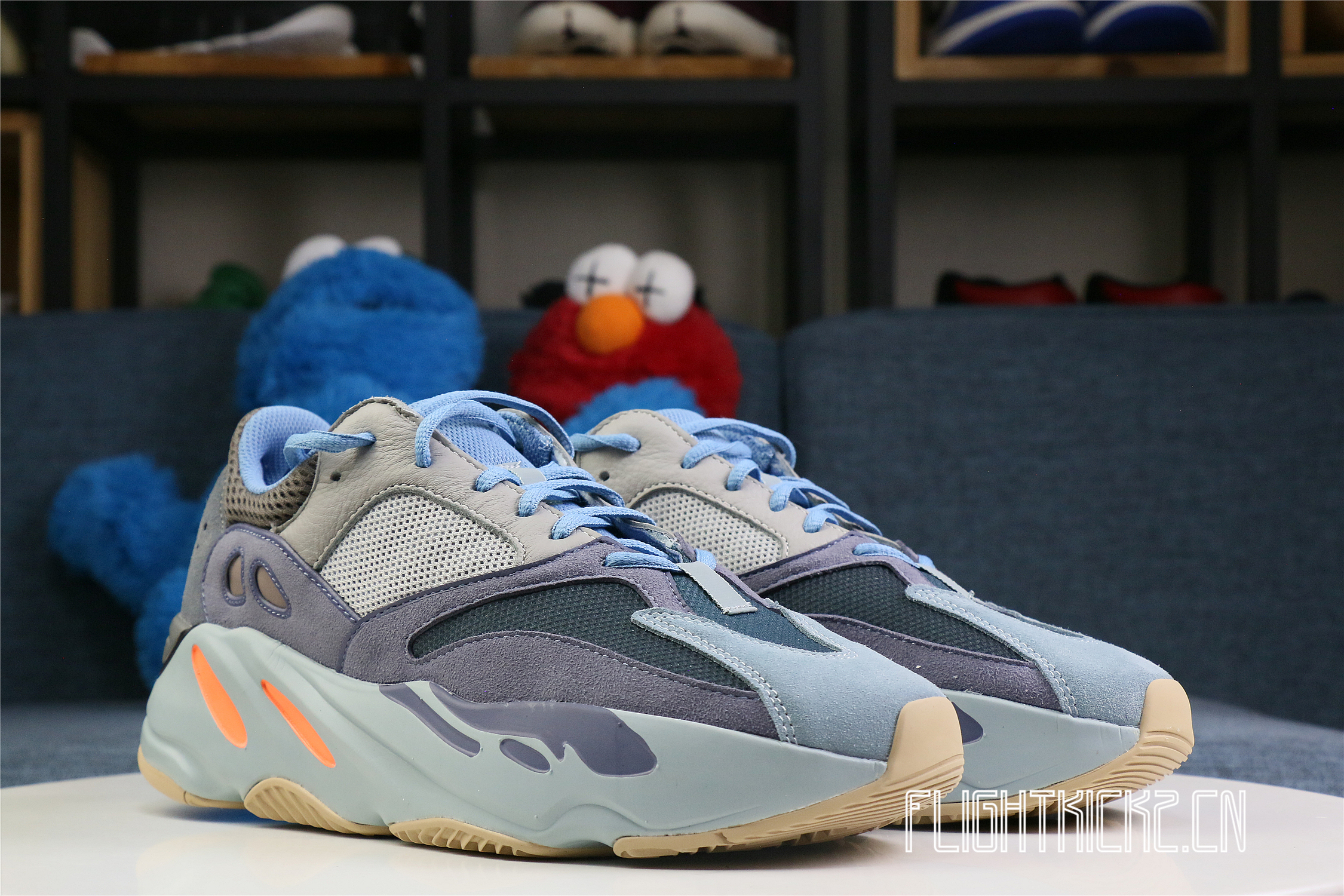 Yeezy Boost 700  Carbon Blue  2020