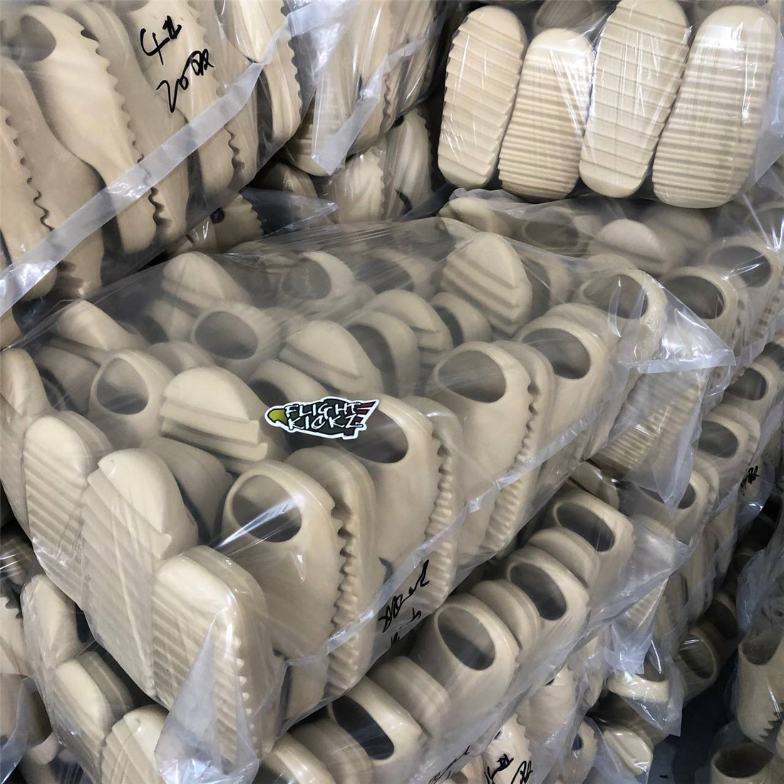 Kanye West Yeezy Slide Bone 2019（FW6345骨白）
