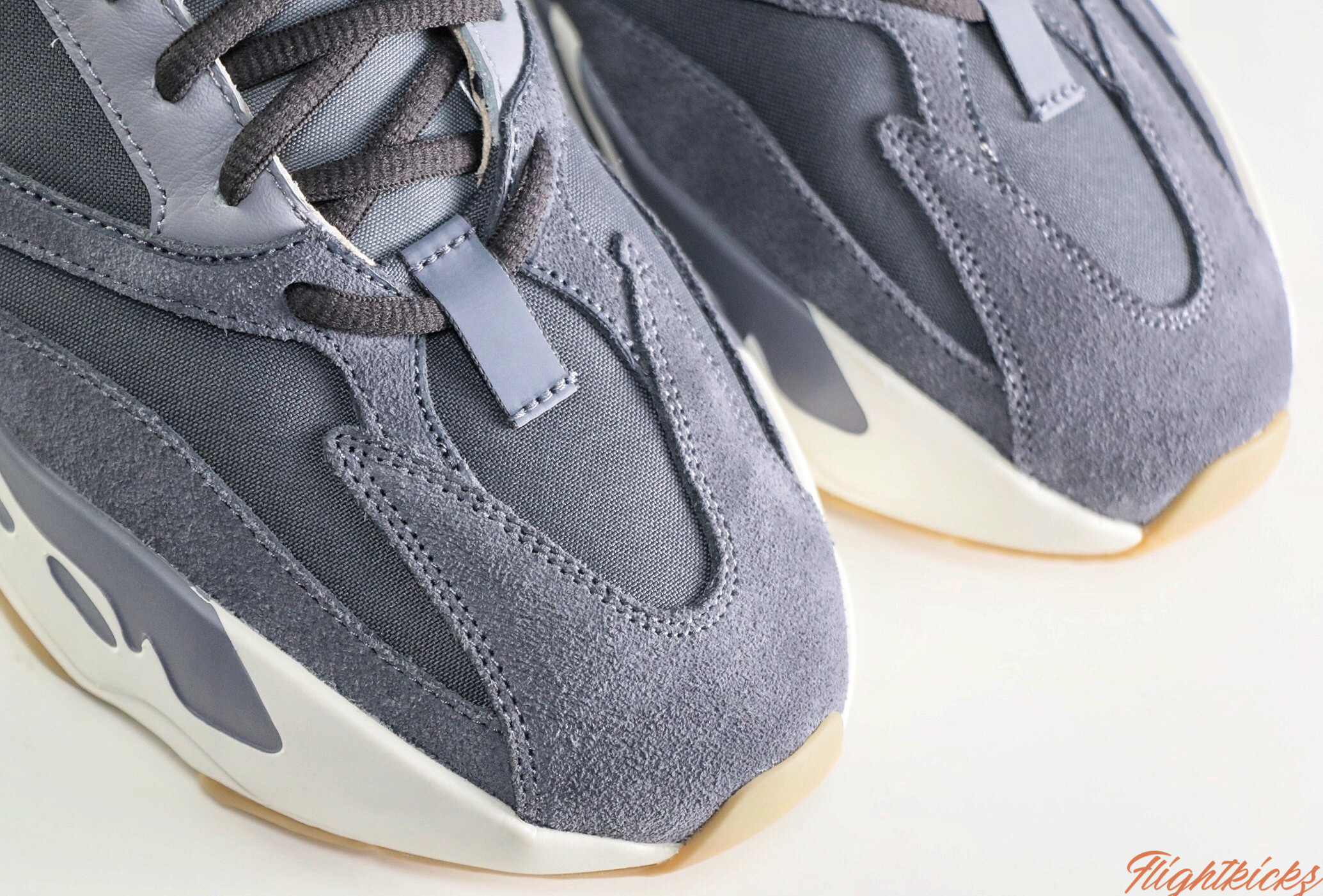 Adidas Yeezy 700  Magnet  2019