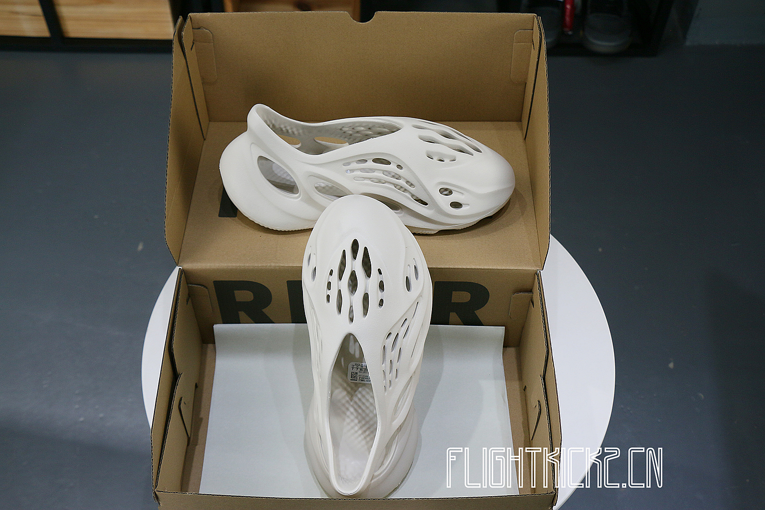 adidas Yeezy Foam RNNR Ararat （G55486骨白）