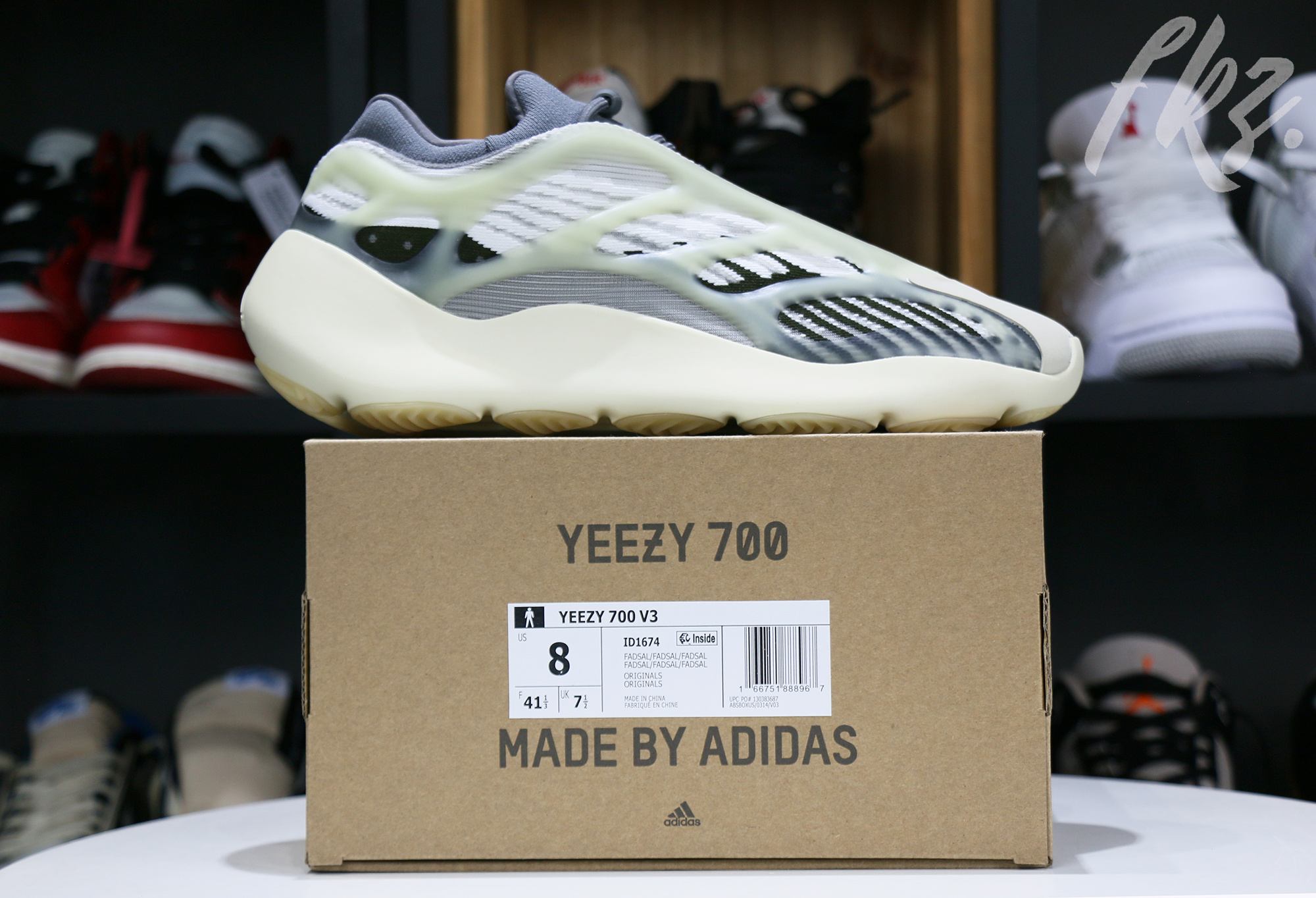 Yeezy 700 V3 ‘Fade Salt’ 2022