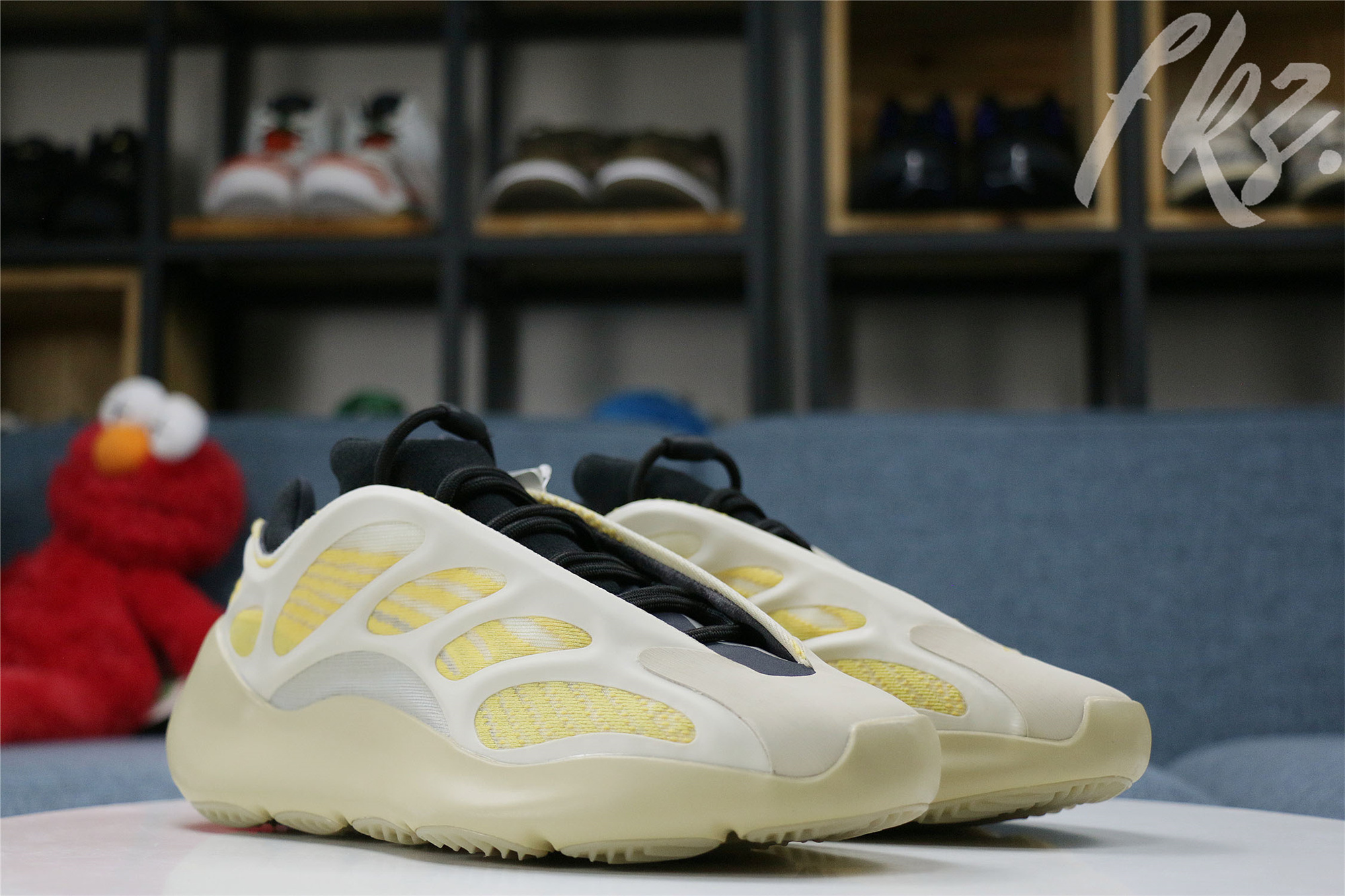 Adidas Yeezy 700 V3 Safflower