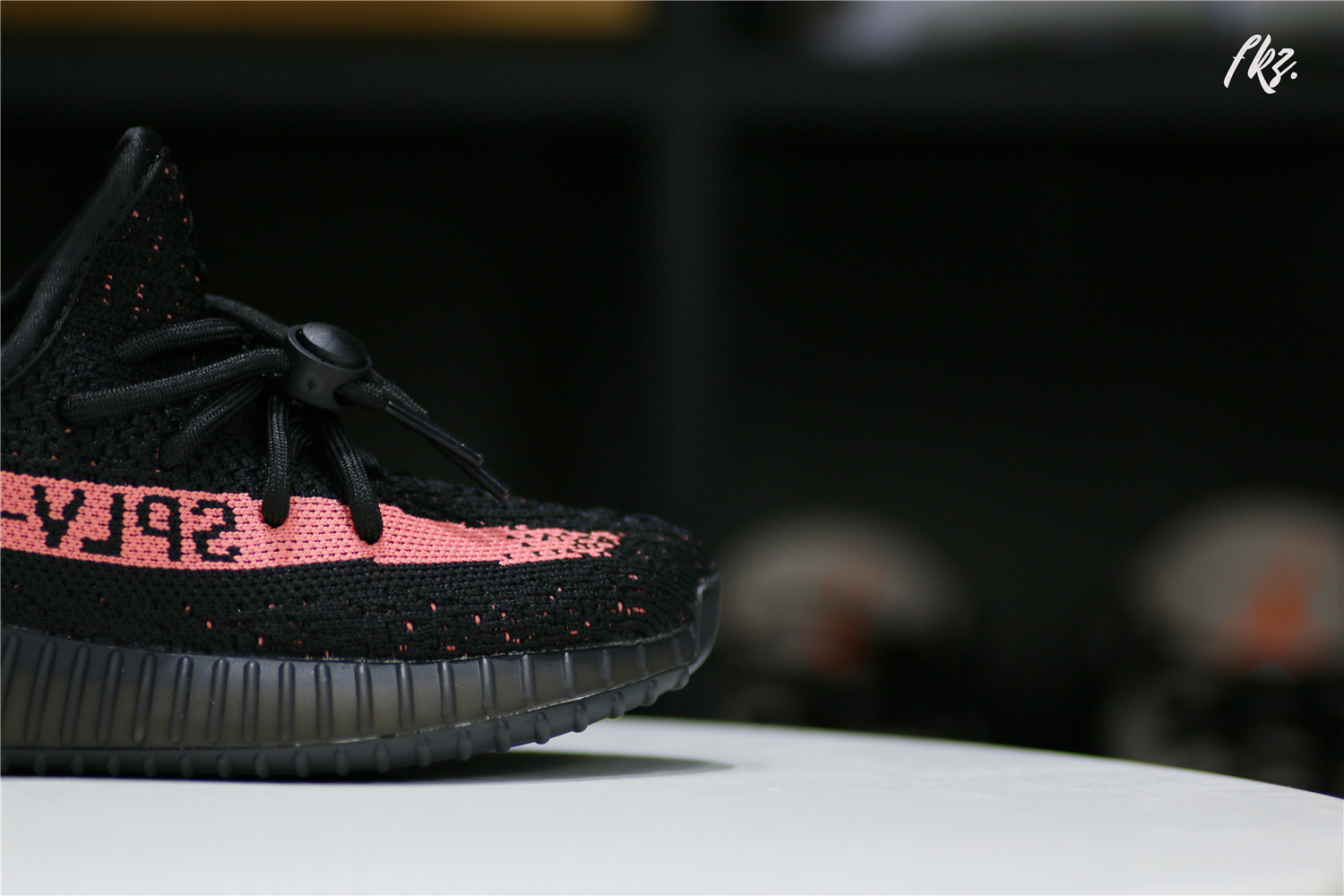 Yeezy 350 V2 Boost Core  Black Red Kid(Ln5 A1)