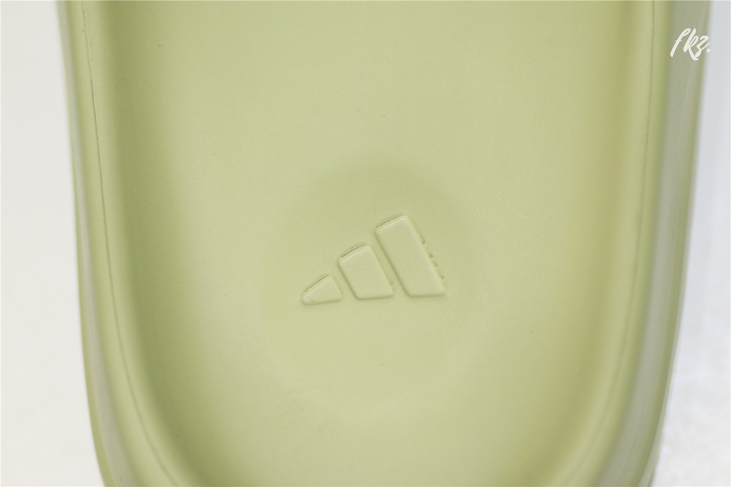 adidas Yeezy Slide Resin