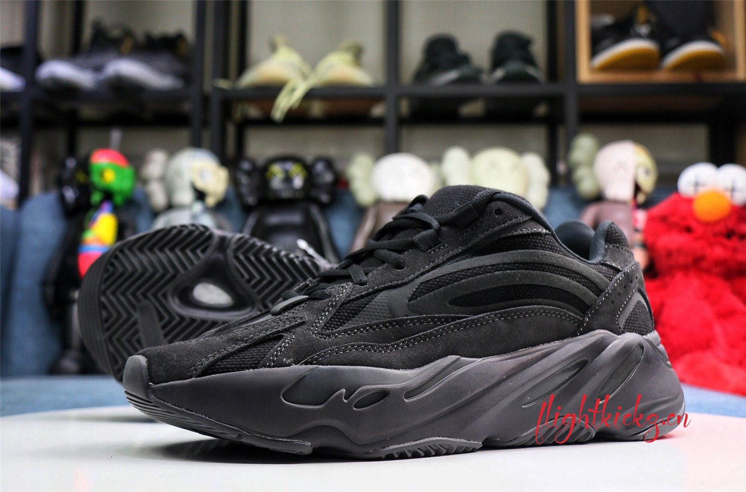 Yeezy Boost 700 V2  Vanta  2019