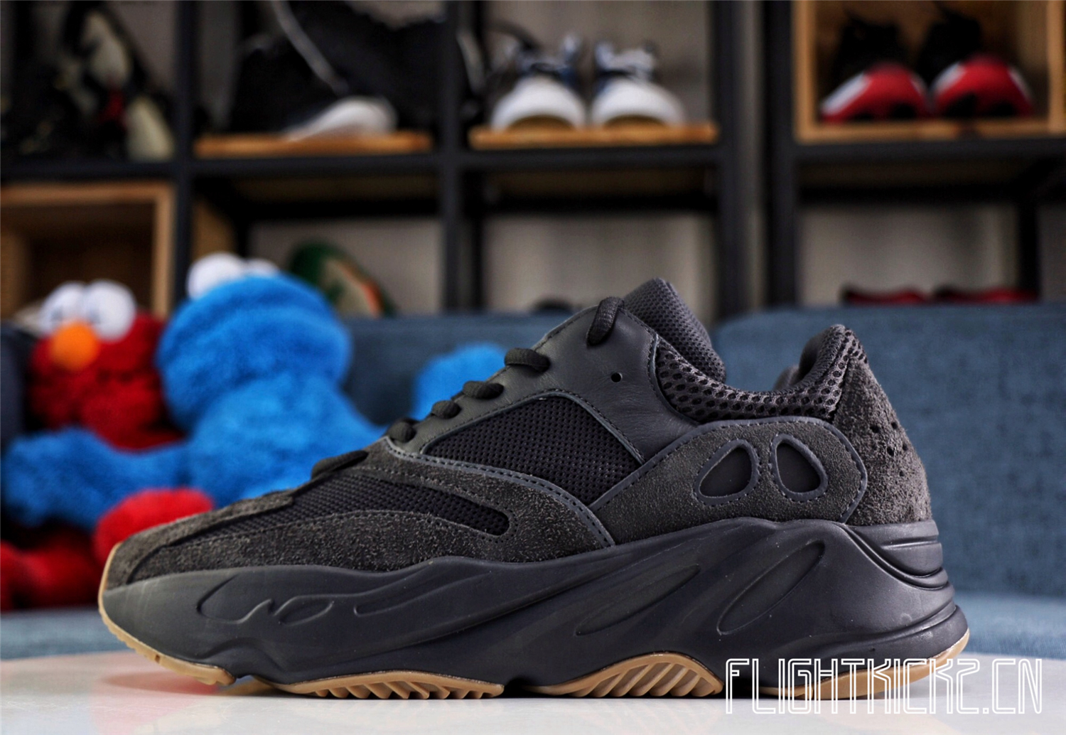 Yeezy Boost 700  Utility Black  2019