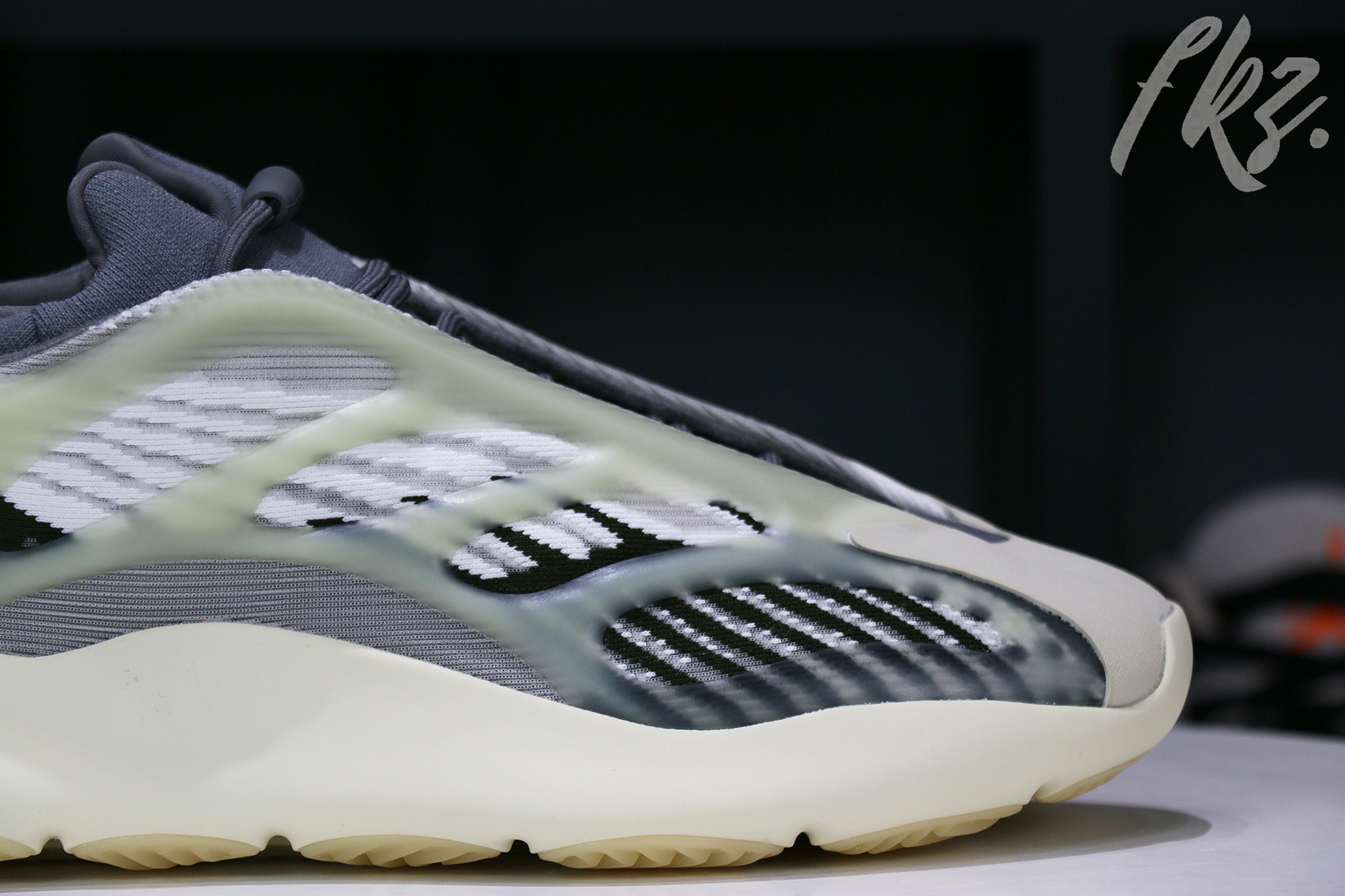 Yeezy 700 V3 ‘Fade Salt’ 2022