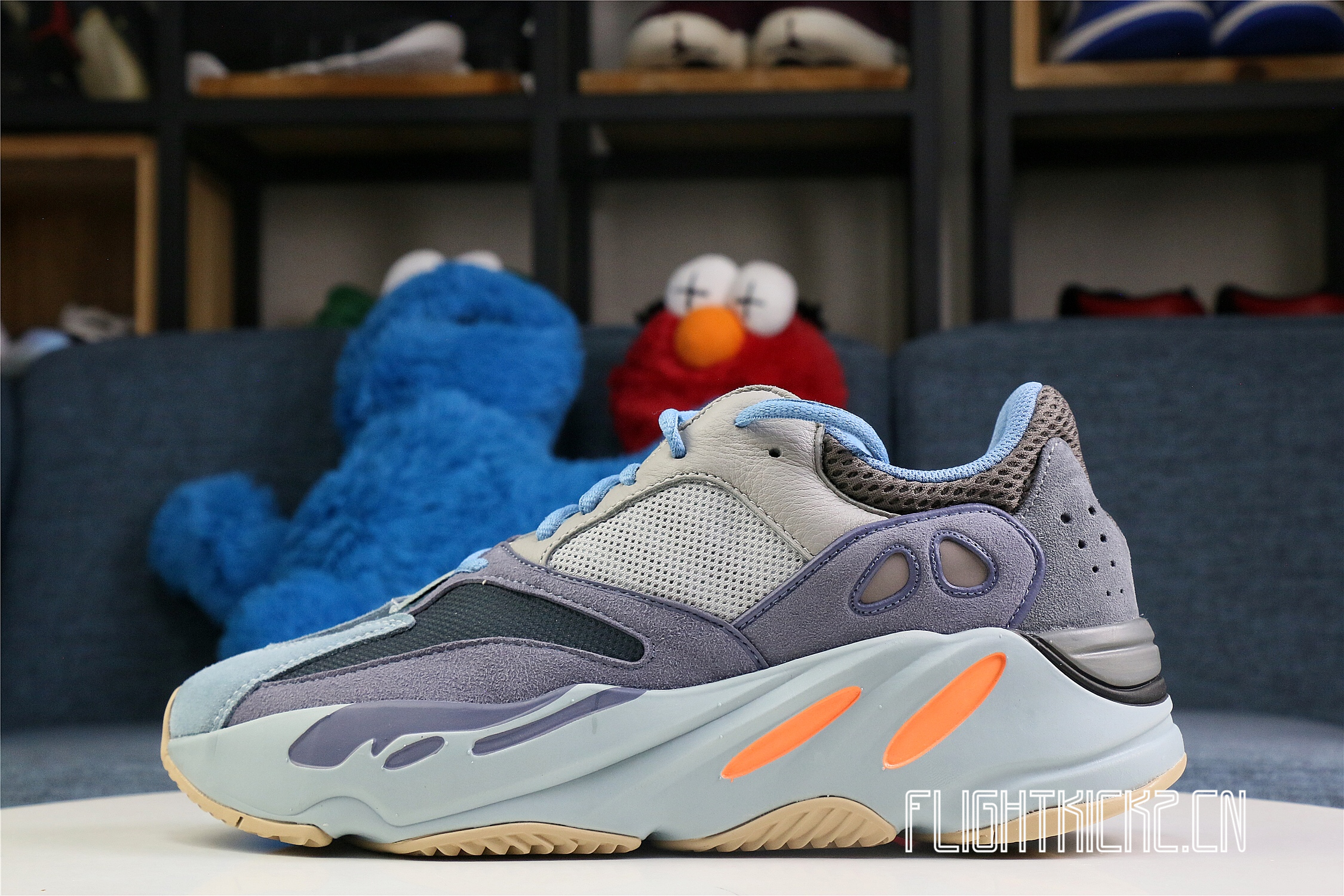 Yeezy Boost 700  Carbon Blue  2020