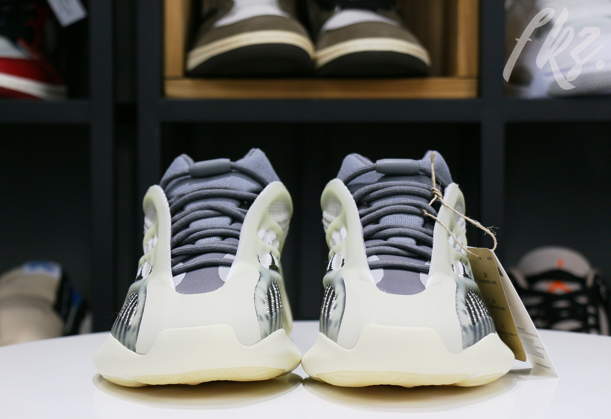 Yeezy 700 V3 ‘Fade Salt’ 2022