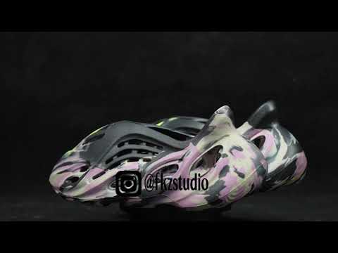 Yeezy Foam Runner “MX Carbon” 2022 (IG9562)