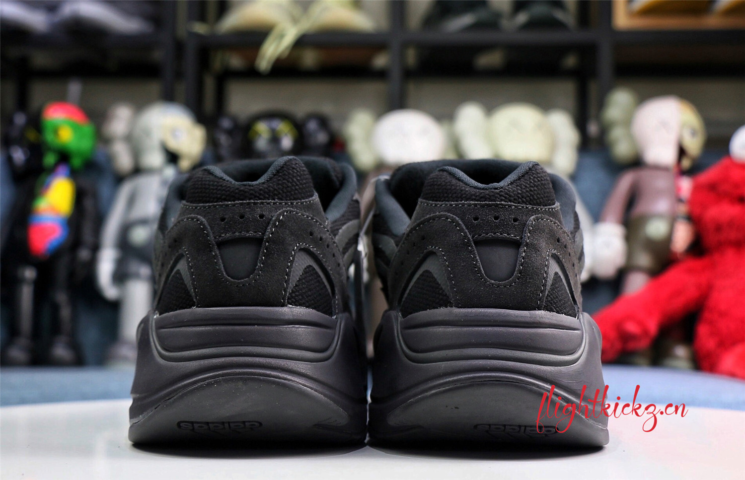 Yeezy Boost 700 V2  Vanta  2019