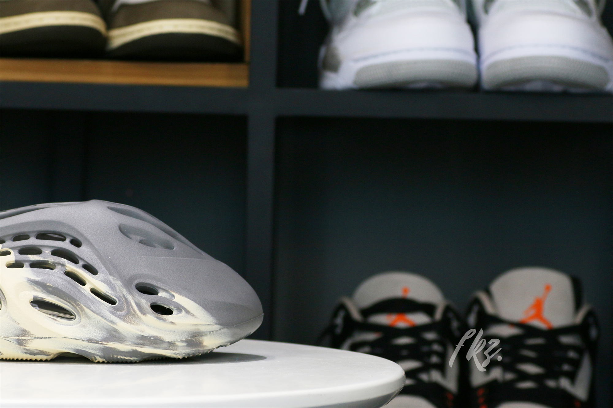 Yeezy Foam Runner “MXT Moon Grey” (GV7904 月灰）