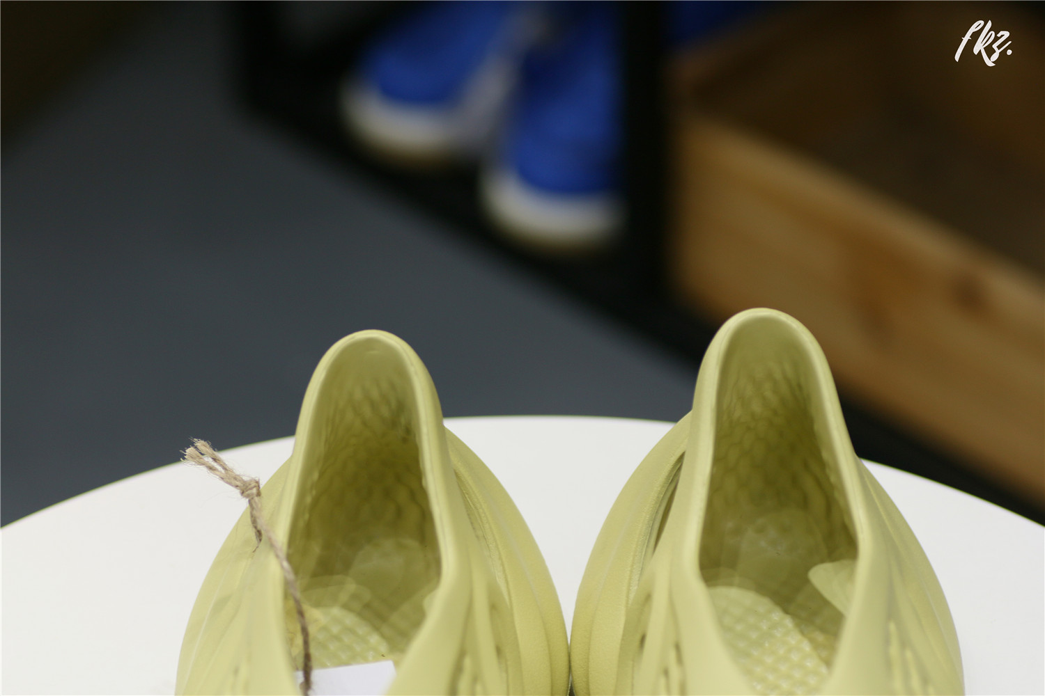 adidas Yeezy Foam RNNR Sulfur