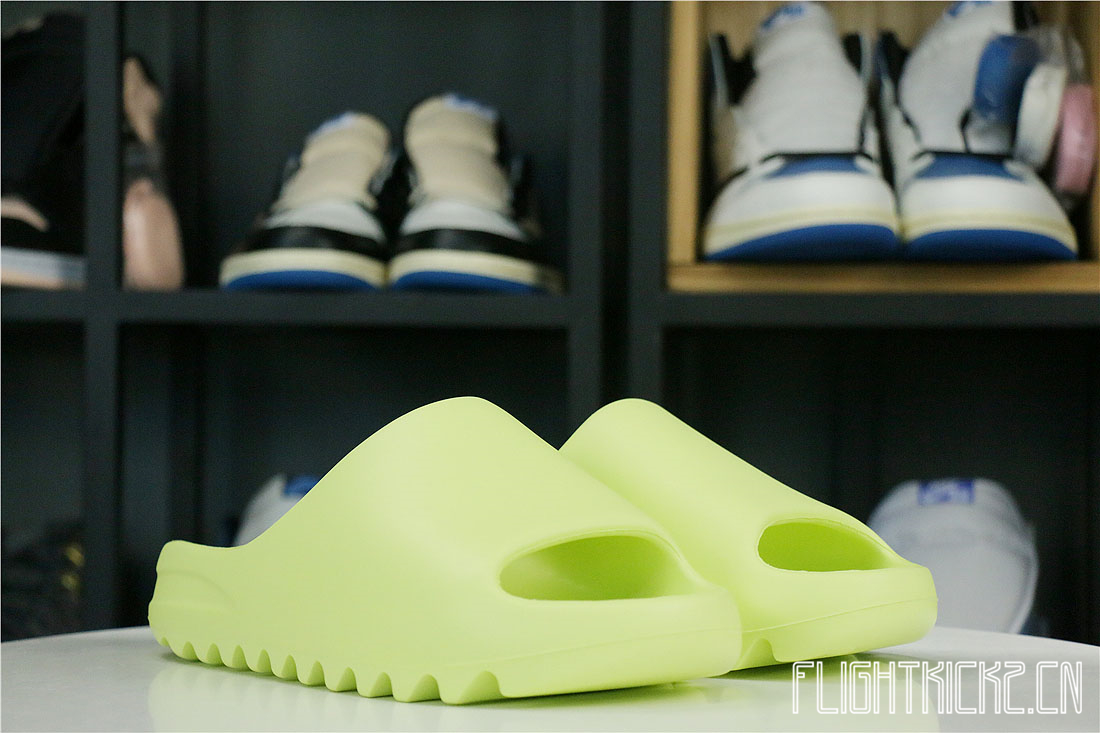 Yeezy Slides Glow Green 2021