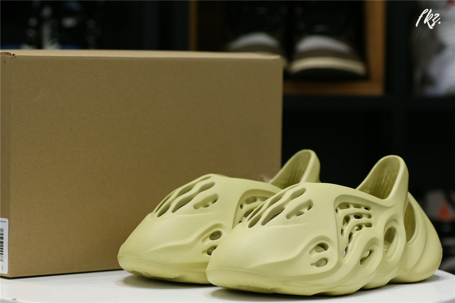 adidas Yeezy Foam RNNR Sulfur