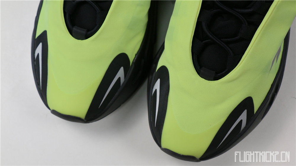 Yeezy Boost 700 MNVN Phosphor 2020