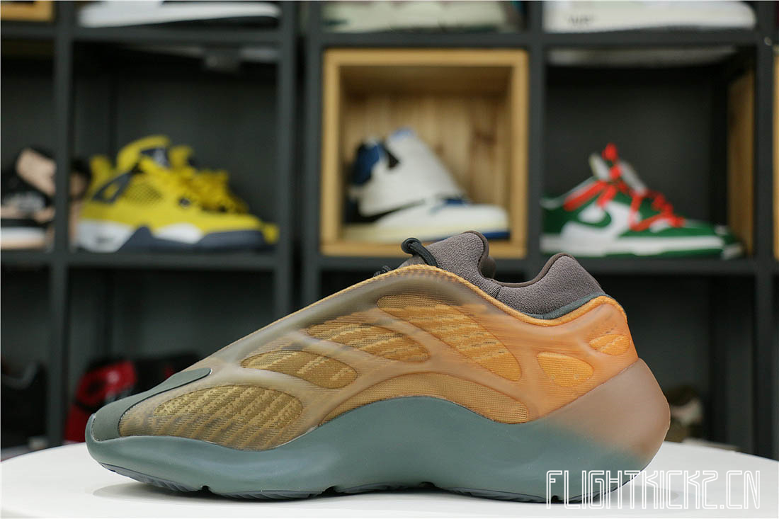 Yeezy 700 V3 Copper Fade