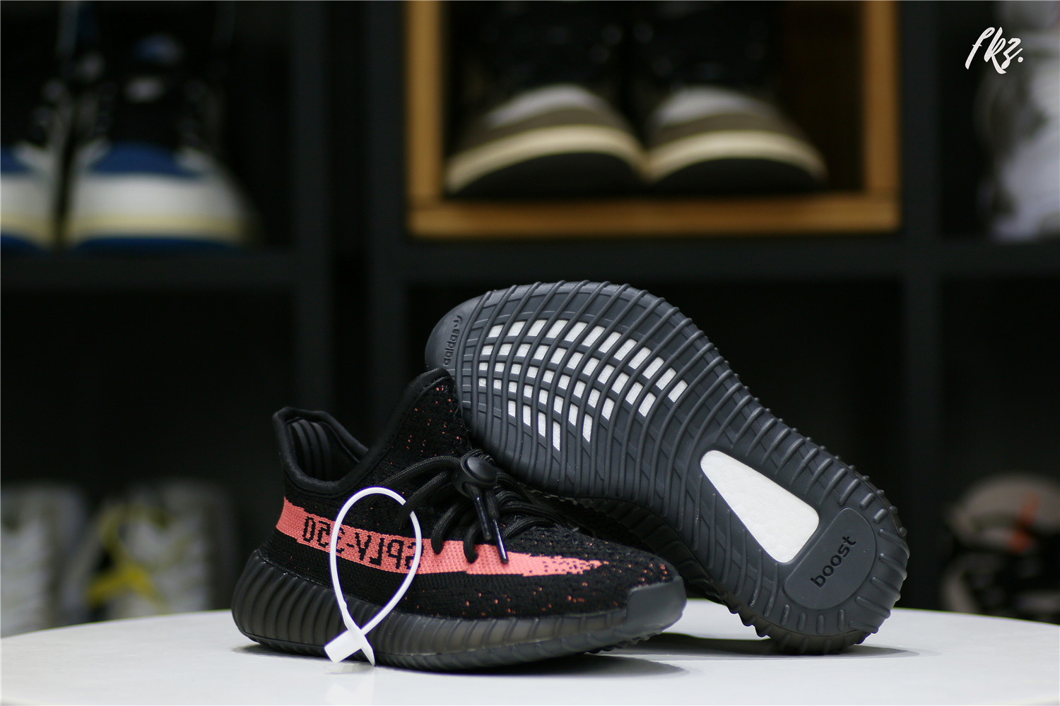 Yeezy 350 V2 Boost Core  Black Red Kid(Ln5 A1)