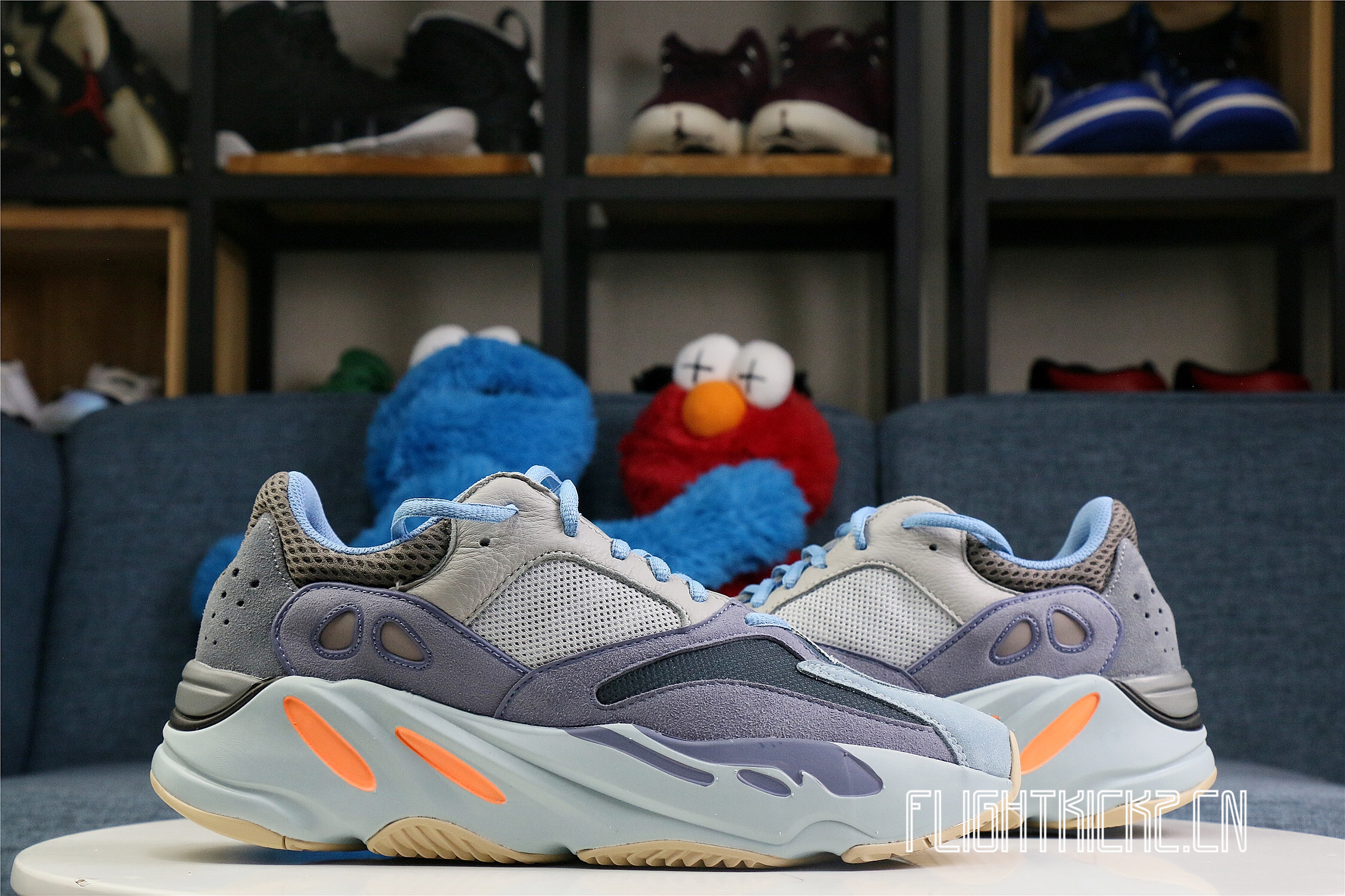 Yeezy Boost 700  Carbon Blue  2020