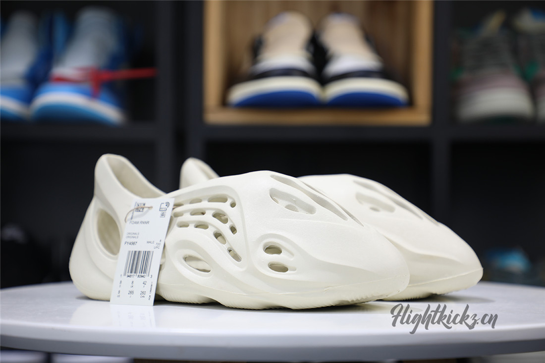 Yeezy Foam Runner Sand 2021 （FY4567沙色）