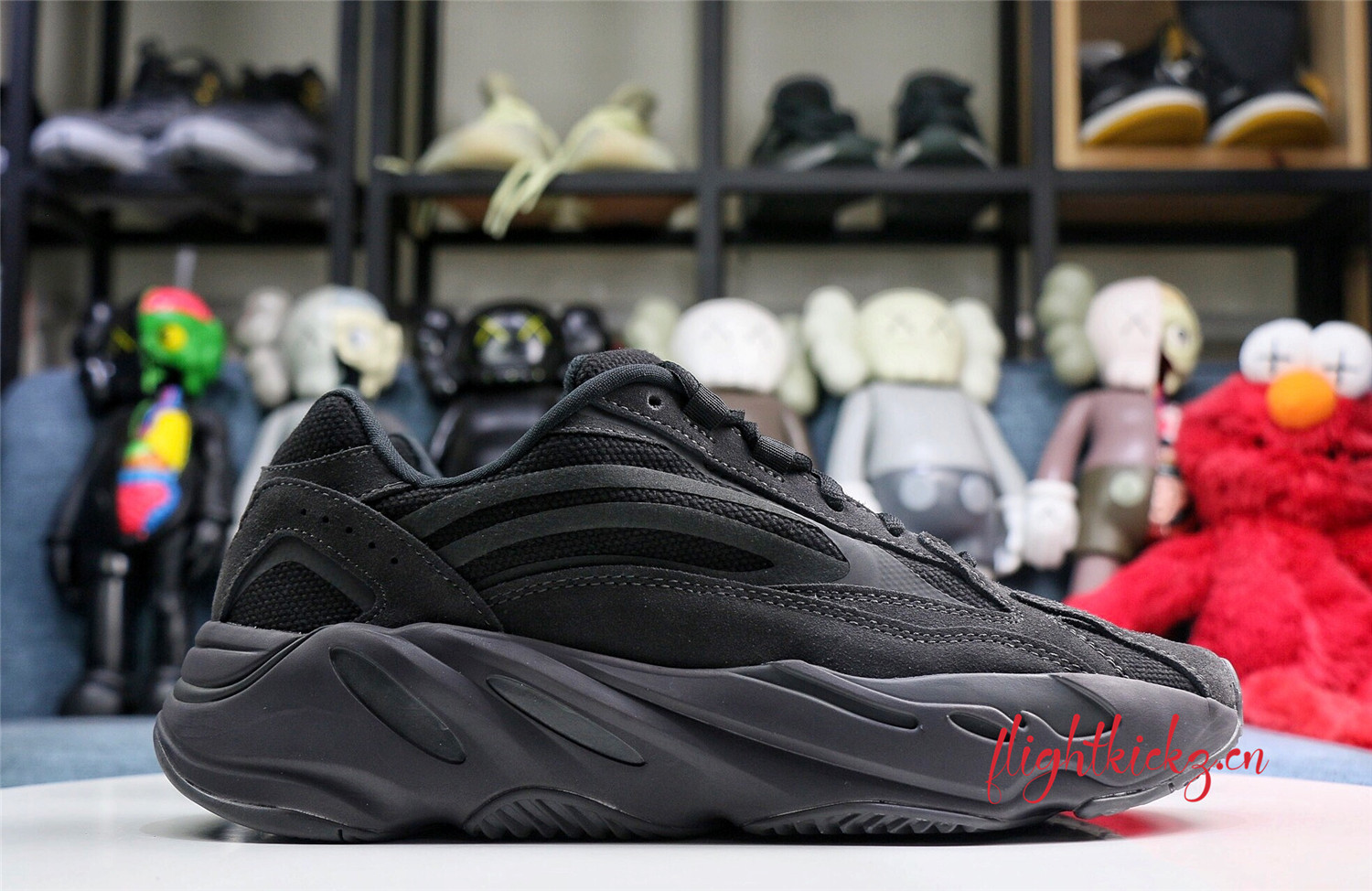 Yeezy Boost 700 V2  Vanta  2019