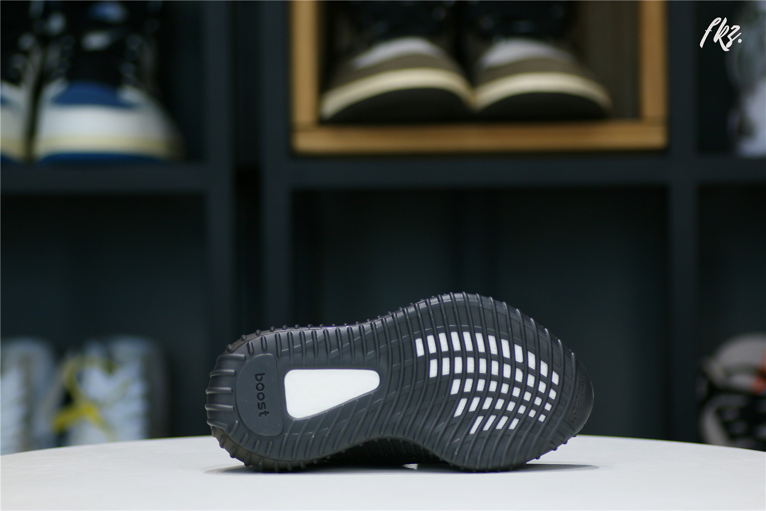 adidas Yeezy Boost 350 V2 Core Black White kid