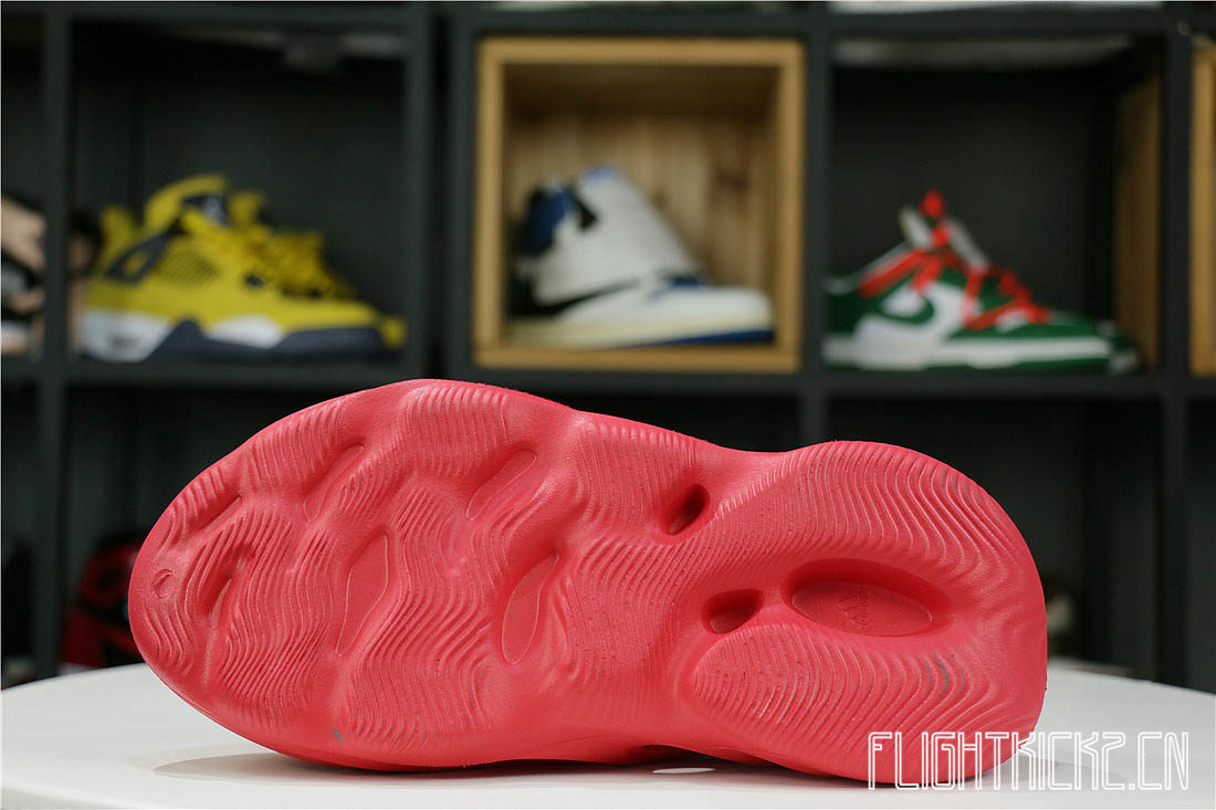 Yeezy Foam RNNR Vermillion