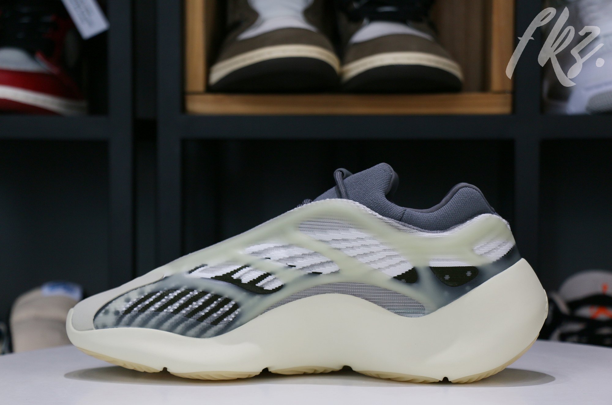 Yeezy 700 V3 ‘Fade Salt’ 2022