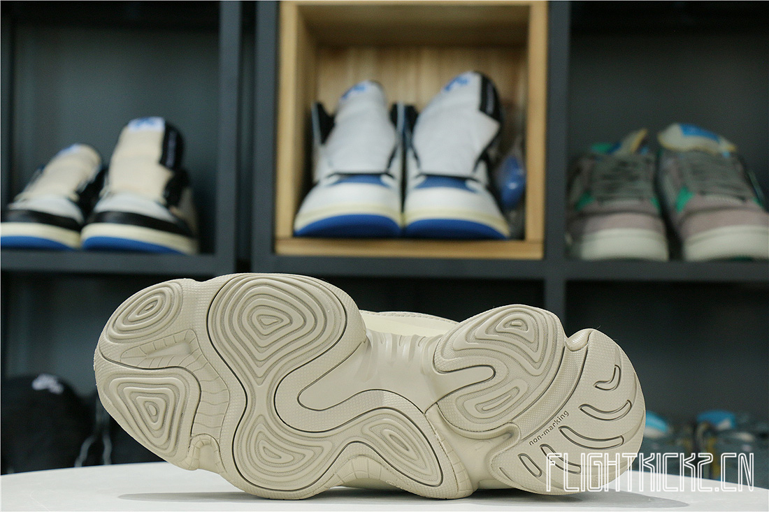 Yeezy Desert Rat 500  Taupe Light   2021