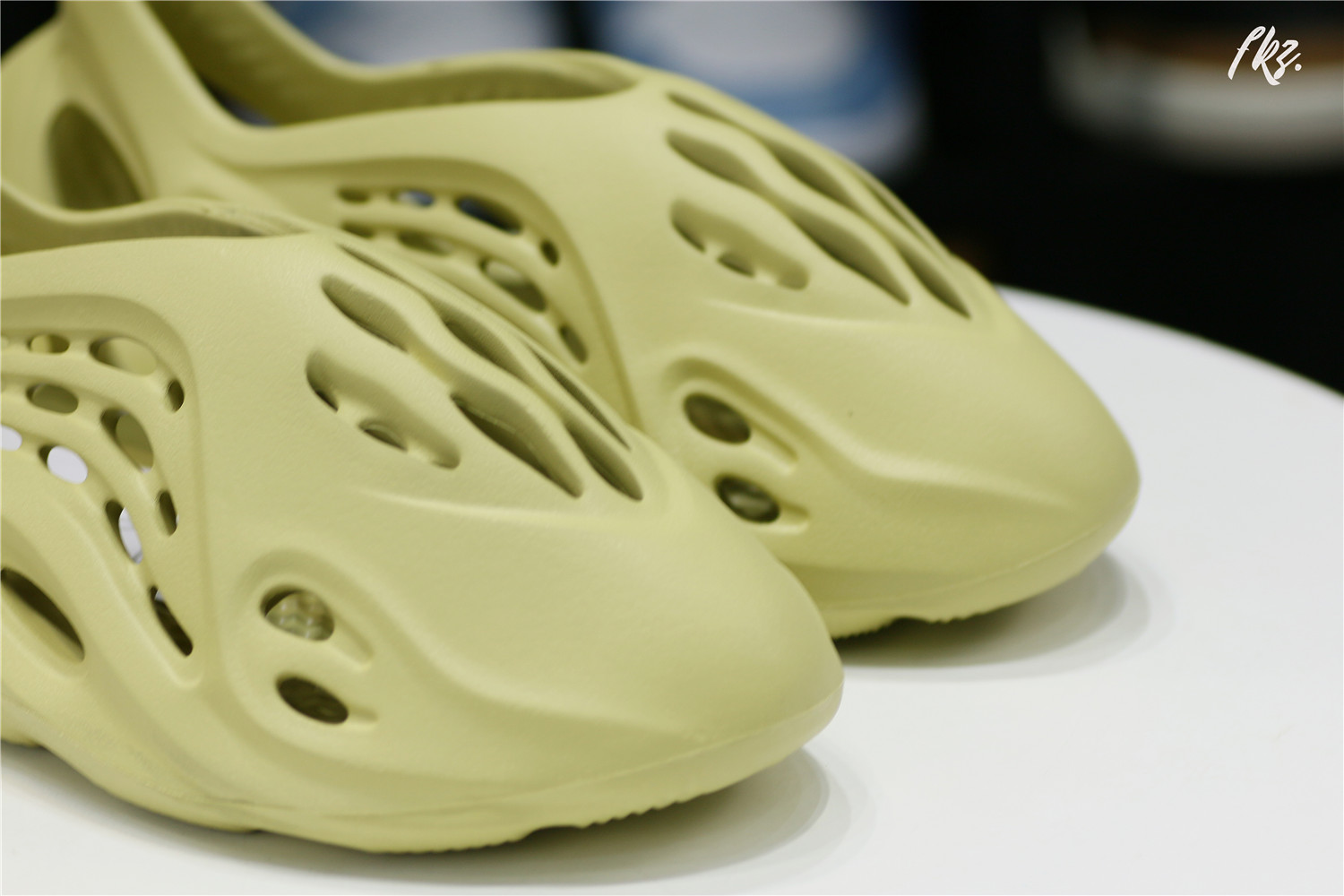 adidas Yeezy Foam RNNR Sulfur