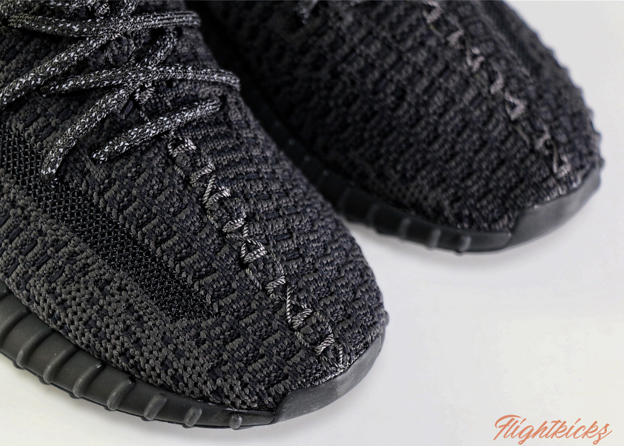 Yeezy 350 Boost   Black Static  NR Kid (Ln5 A1)