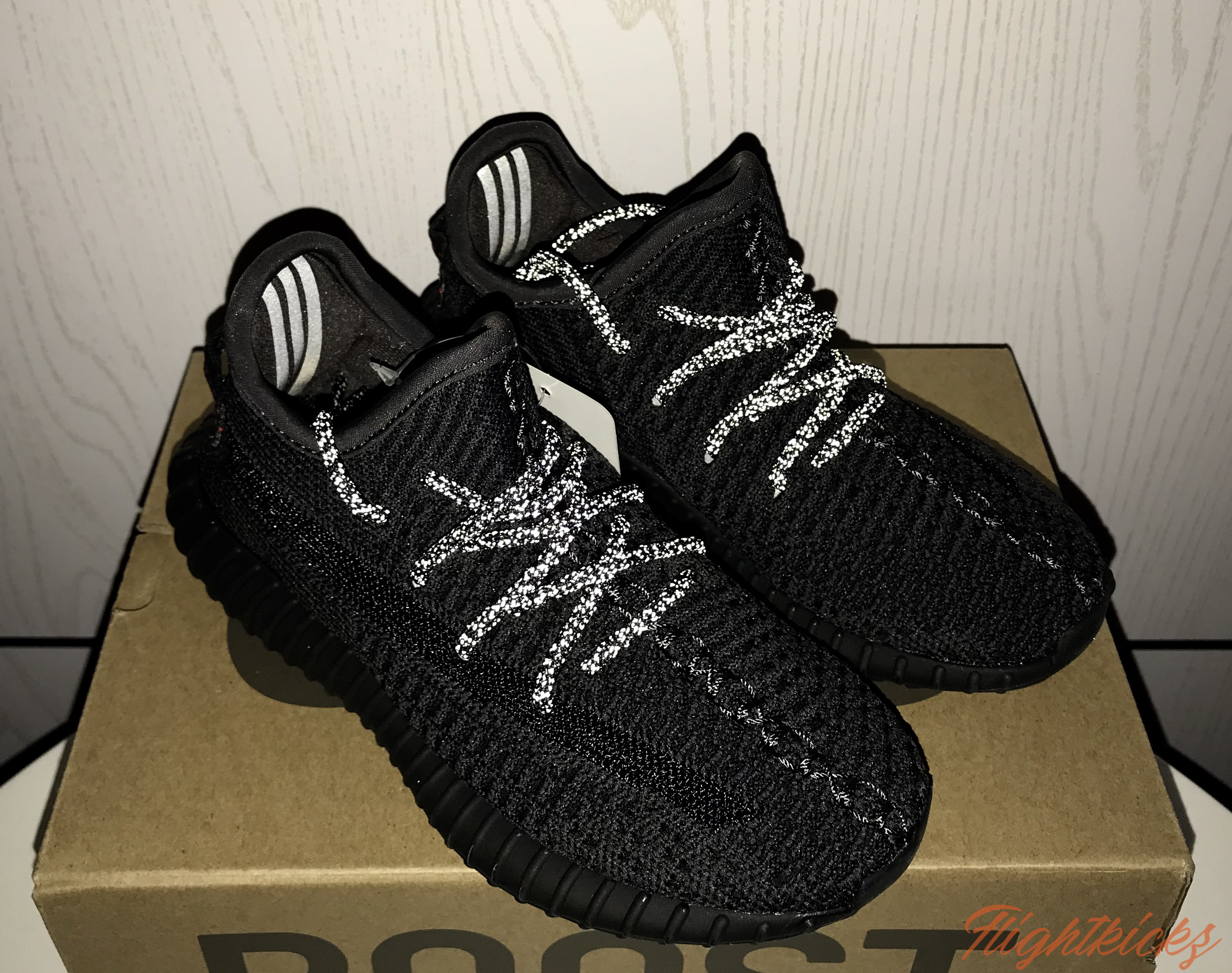 Yeezy 350 Boost   Black Static  NR Kid (Ln5 A1)