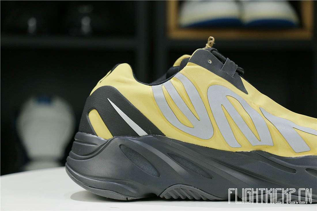 Yeezy Boost 700 MNVN Honey Flux