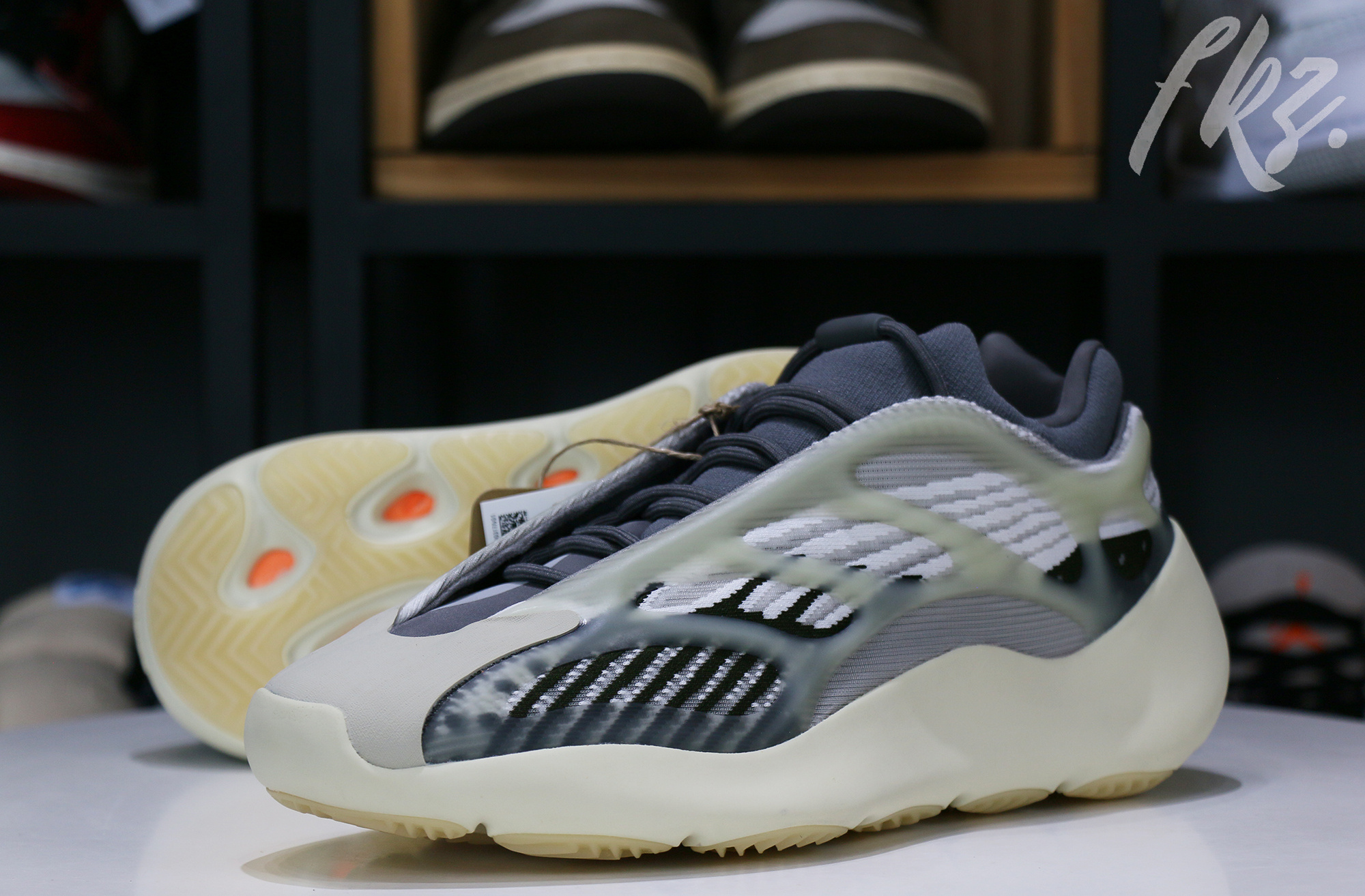 Yeezy 700 V3 ‘Fade Salt’ 2022