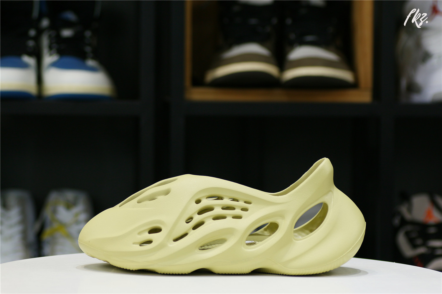 adidas Yeezy Foam RNNR Sulfur