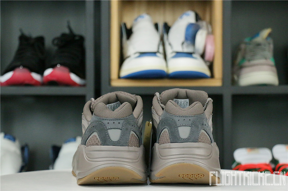 Adidas Yeezy 700 Boost v2 Mauve