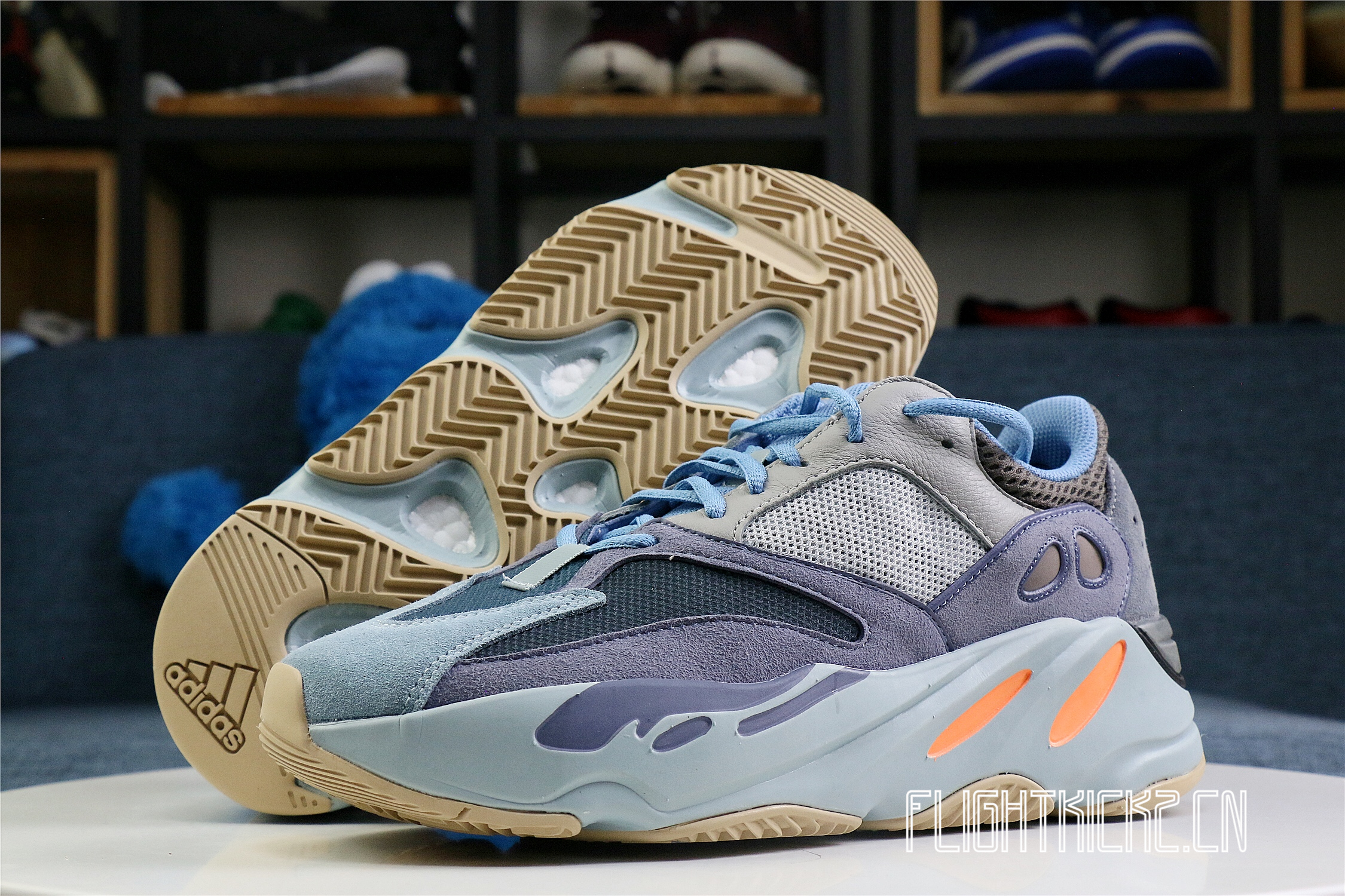 Yeezy Boost 700  Carbon Blue  2020